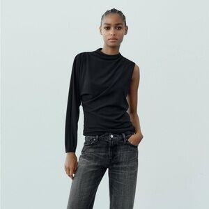 Zara NWT black asymmetric top 3067/101